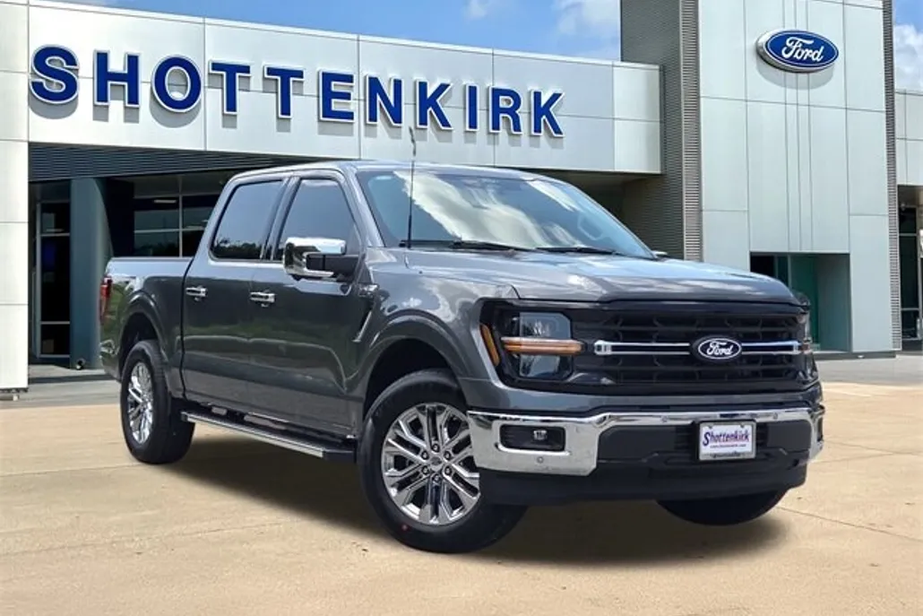 2025 Ford F-150 XLT photo 1