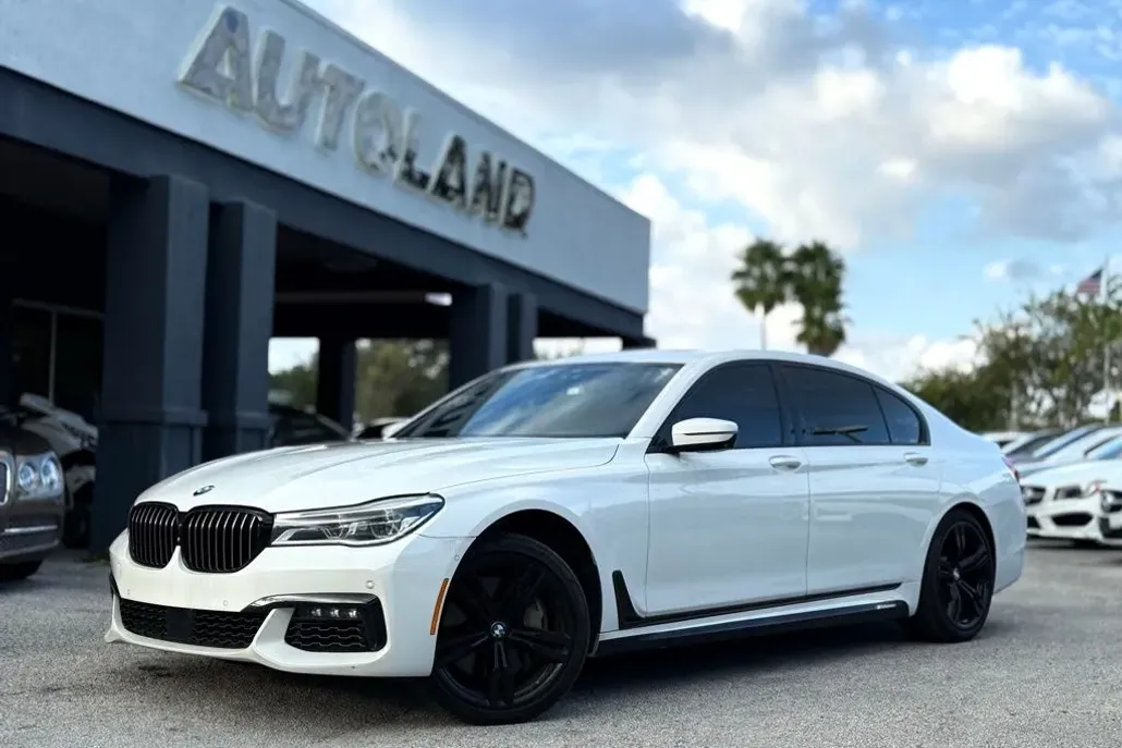 2017 Bmw 750i / B7 xDrive photo 1