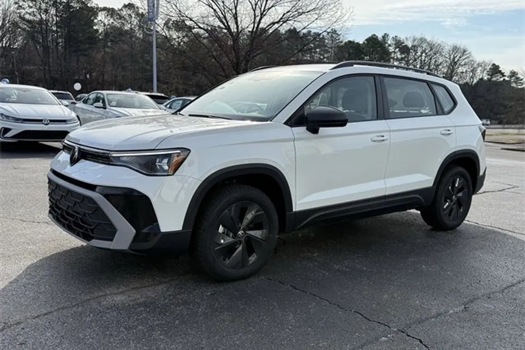 2025 Volkswagen Taos S photo 1
