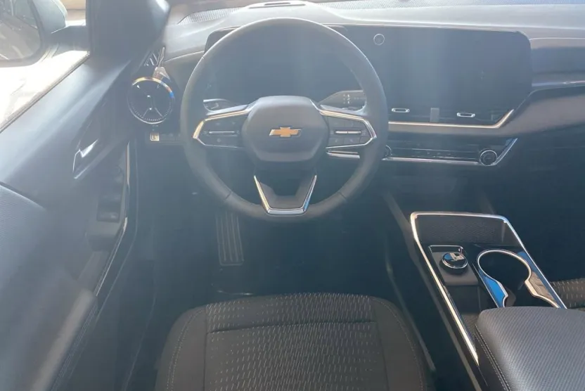2026 Chevrolet Equinox LT photo 1