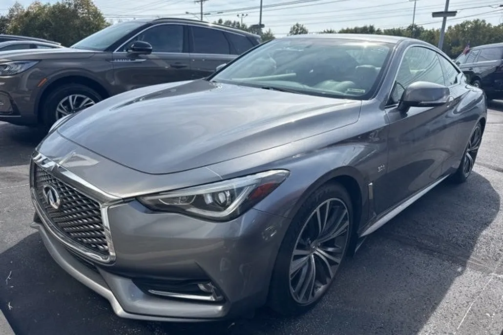2017 Infiniti Q60 3.0t Premium photo 1
