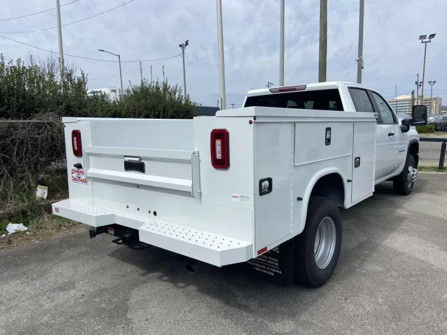 2024 Chevrolet Silverado 3500HD Work Truck photo 1