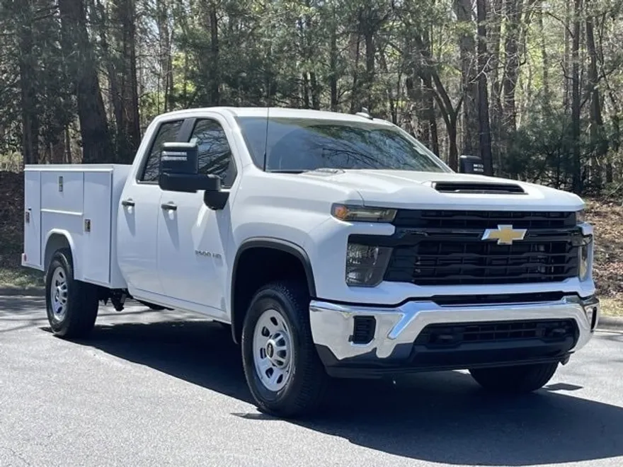 2024 Chevrolet Silverado 3500HD photo 1