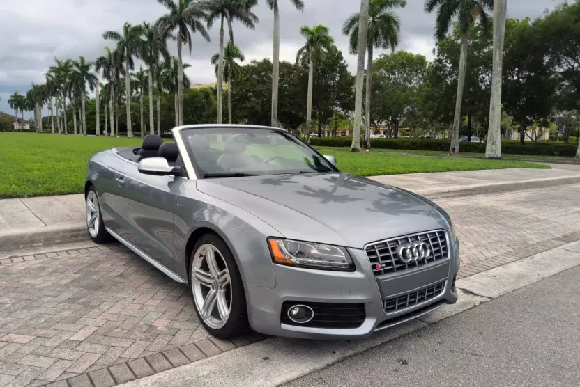 2010 Audi S5 Prestige photo 1