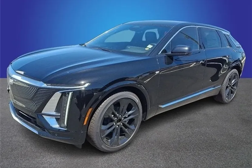 2025 Cadillac Lyriq Luxury photo 1