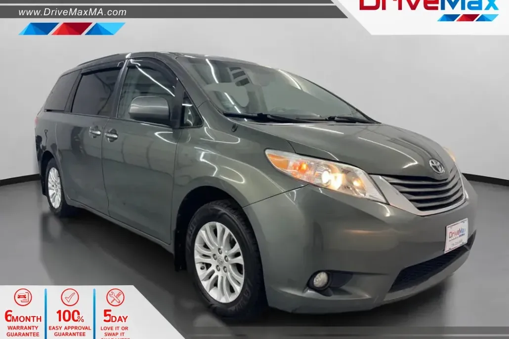 2014 Toyota Sienna XLE photo 1