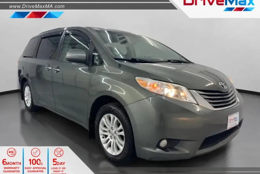 2014 Toyota Sienna XLE photo 1