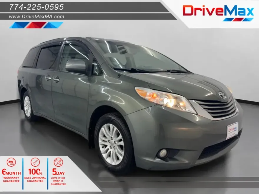 2014 Toyota Sienna XLE photo 1