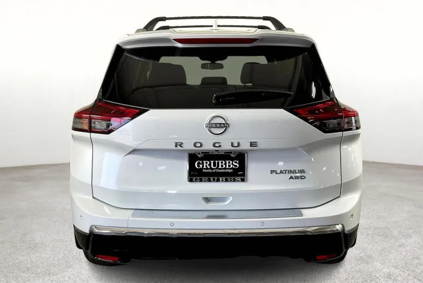 2026 Nissan Rogue Platinum photo 1