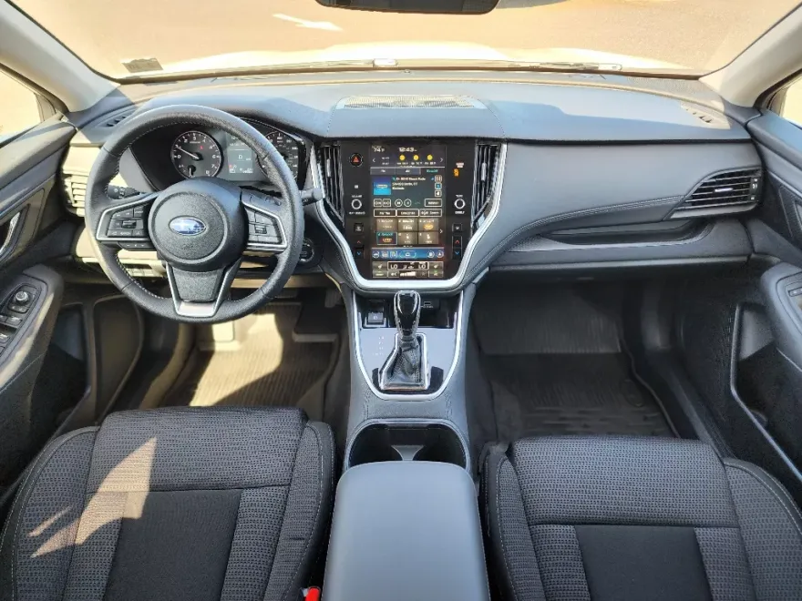 2025 Subaru Outback Premium photo 1