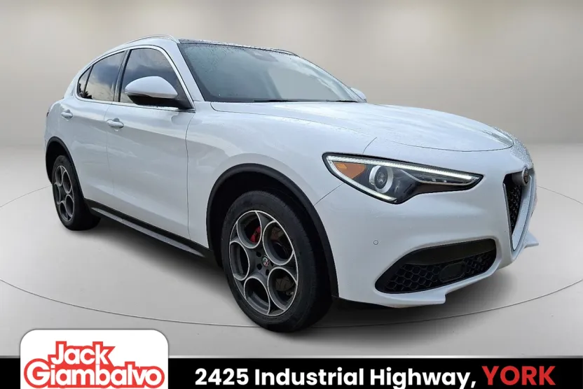 2018 Alfa Romeo Stelvio Ti photo 1