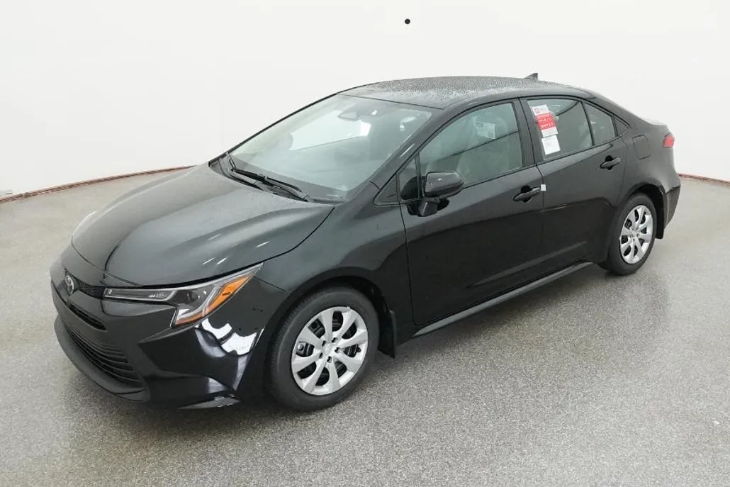 2026 Toyota Corolla LE photo 1