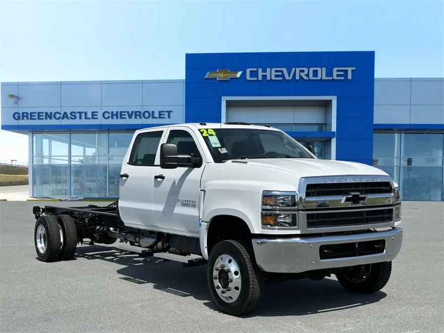 2024 Chevrolet Silverado 6500HD Work Truck photo 1