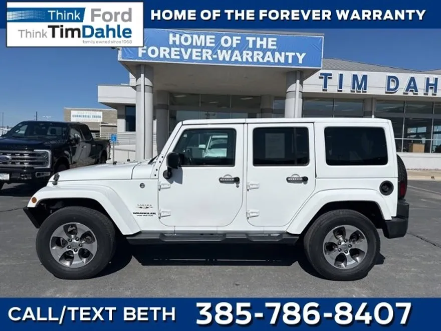 2017 Jeep Wrangler Unlimited Sahara photo 1