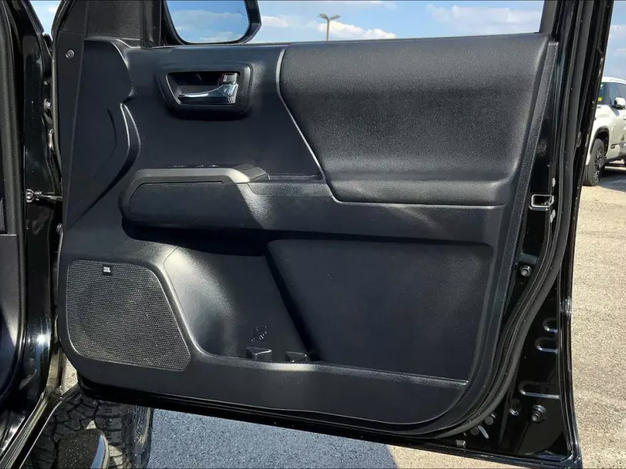 2019 Toyota Tacoma TRD Pro photo 21
