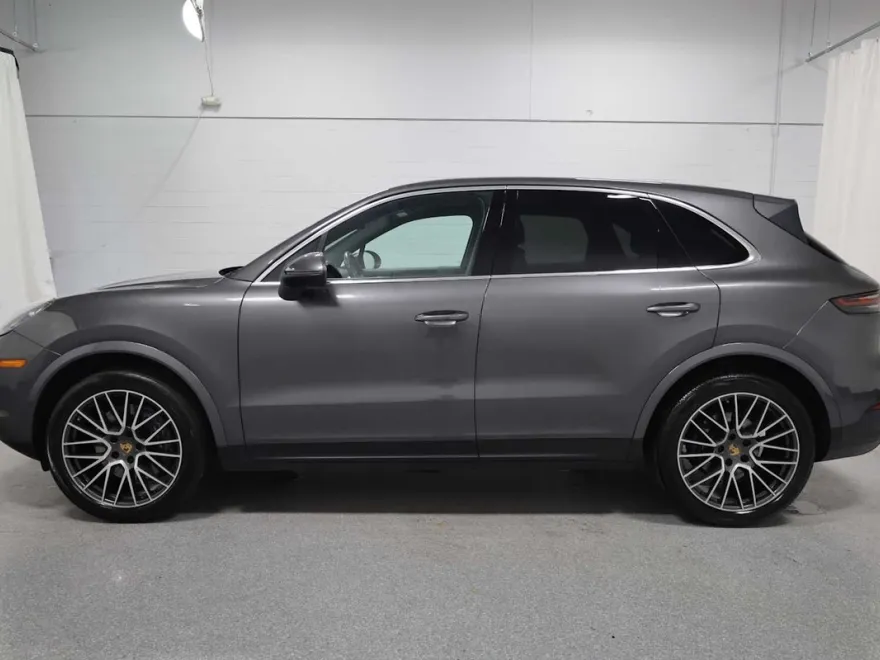 2022 Porsche Cayenne Base photo 1