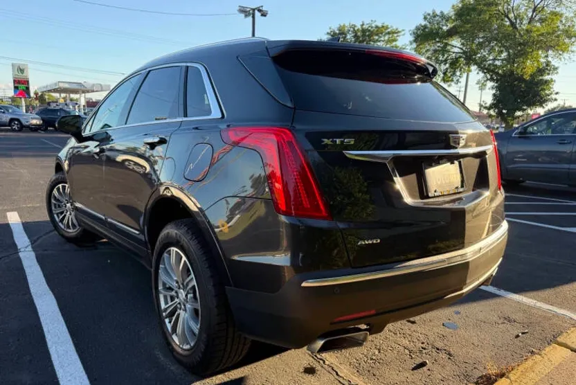 2017 Cadillac XT5 Luxury photo 1