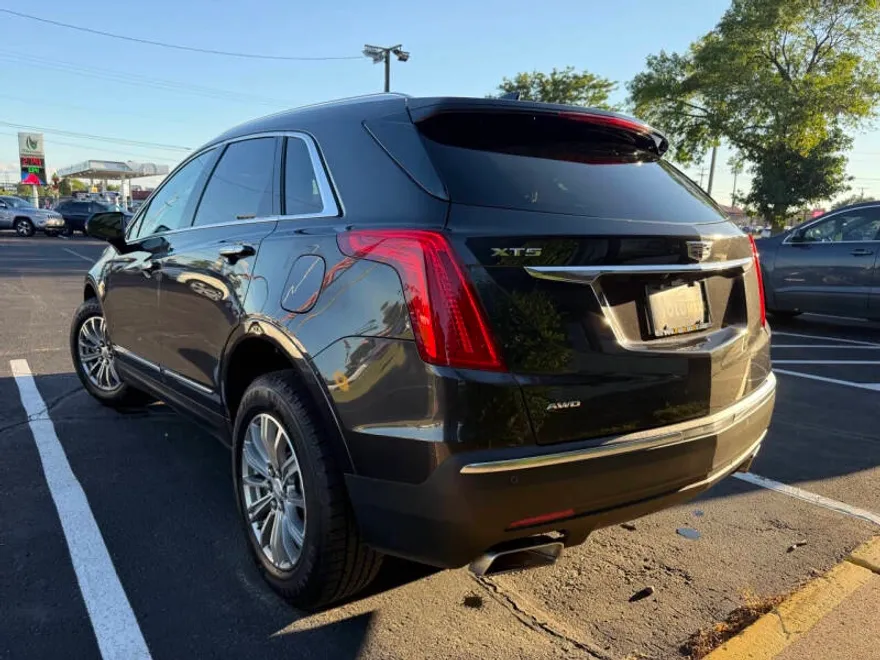 2017 Cadillac XT5 Luxury photo 1
