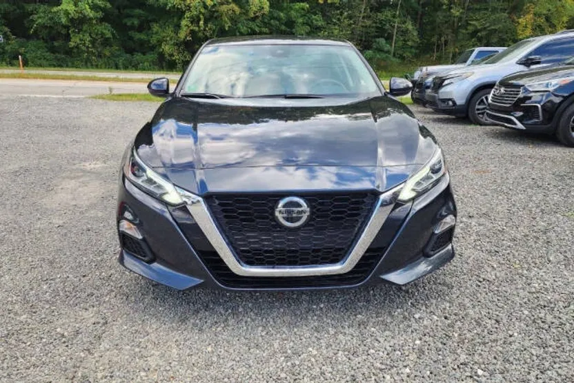 2022 Nissan Altima 2.5 SV photo 1