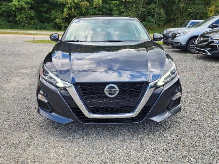 2022 Nissan Altima 2.5 SV photo 1
