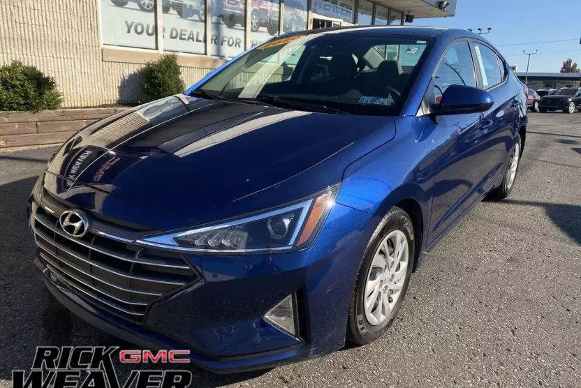 2020 Hyundai Elantra SE photo 1