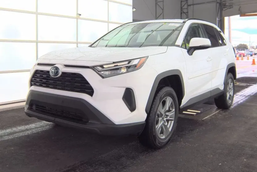 2024 Toyota RAV4 Hybrid LE photo 1