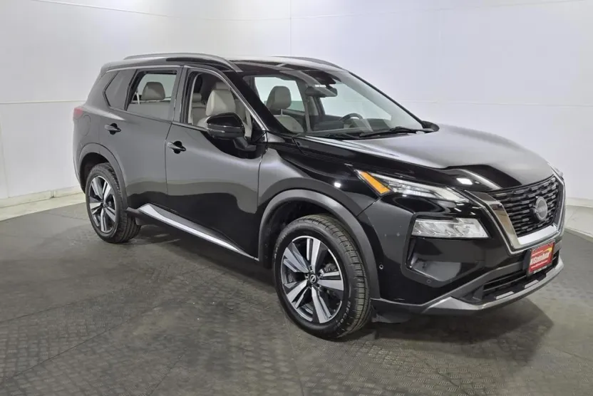 2023 Nissan Rogue SL photo 1