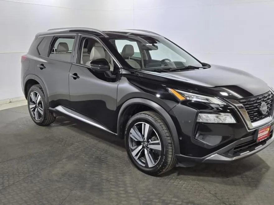 2023 Nissan Rogue SL photo 1