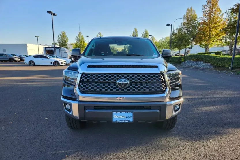 2019 Toyota Tundra SR5 photo 1
