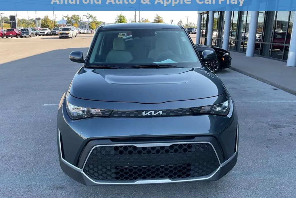 2023 Kia Soul LX photo 1