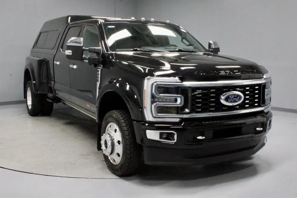 2024 Ford F-450 Platinum photo 1