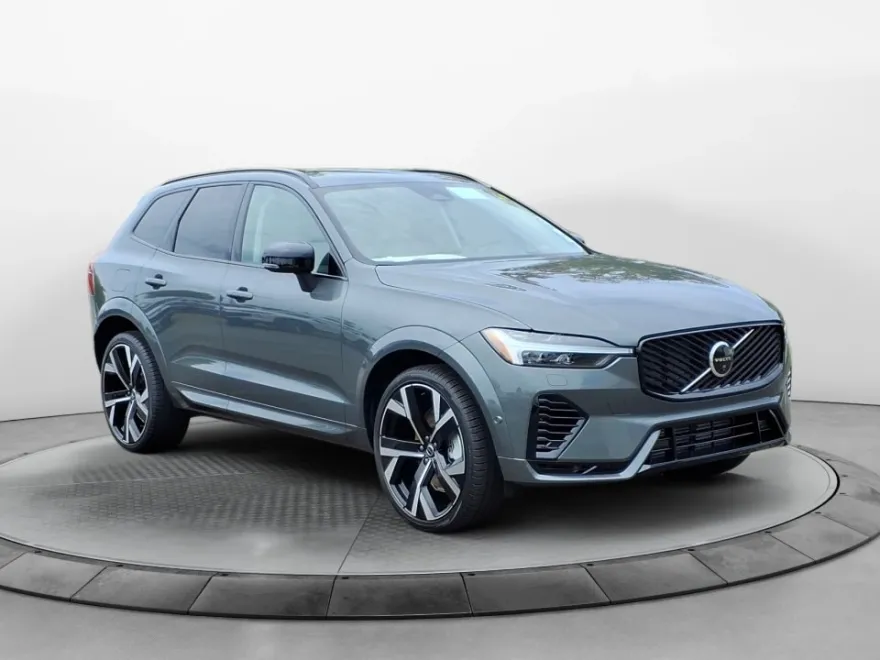 2026 Volvo XC60 Hybrid T8 photo 1