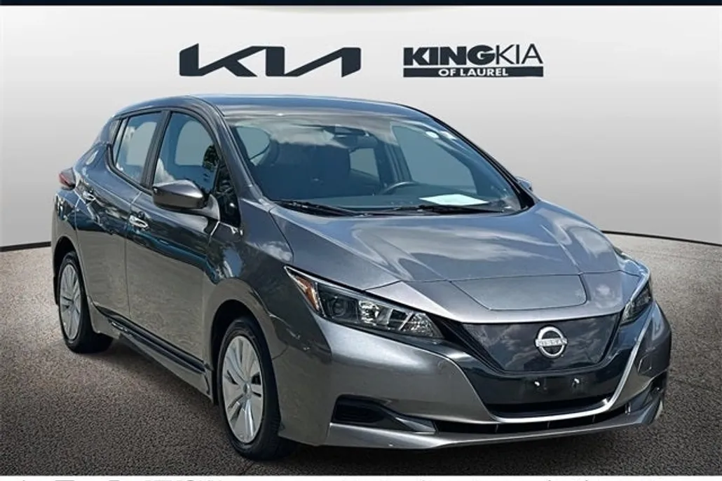 2023 Nissan Leaf S photo 1