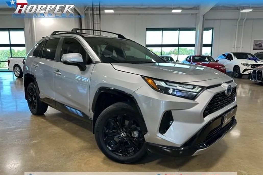 2023 Toyota RAV4 Hybrid SE photo 1