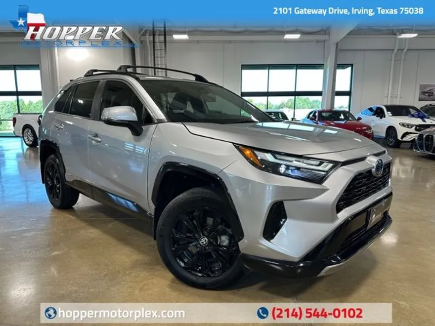 2023 Toyota RAV4 Hybrid SE photo 1
