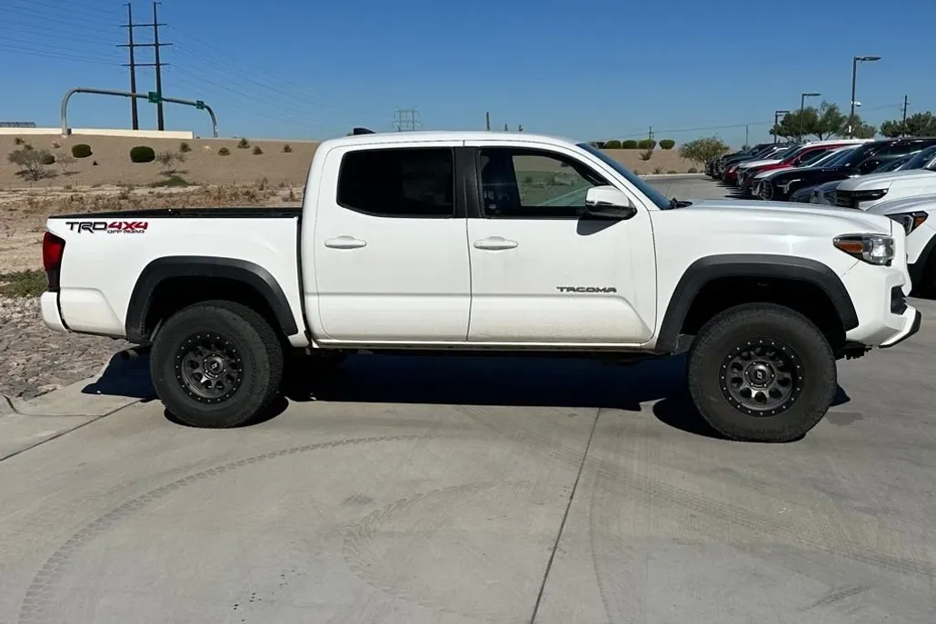 2019 Toyota Tacoma TRD Off-Road photo 1