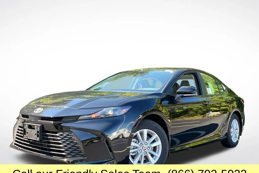 2025 Toyota Camry LE photo 1
