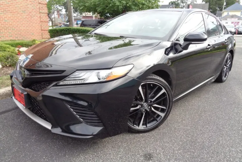 2019 Toyota Camry XSE photo 1