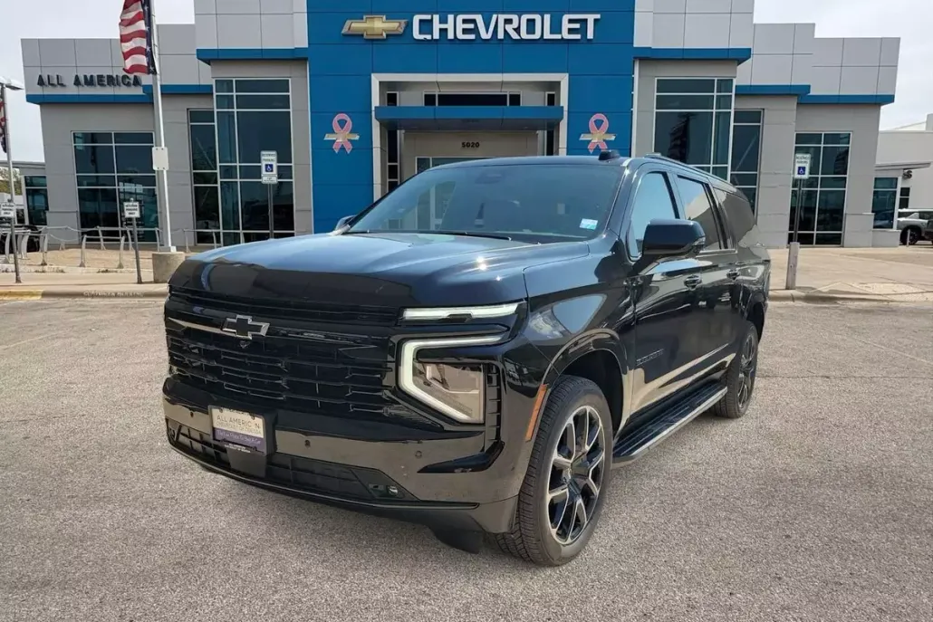 2026 Chevrolet Suburban RST photo 1