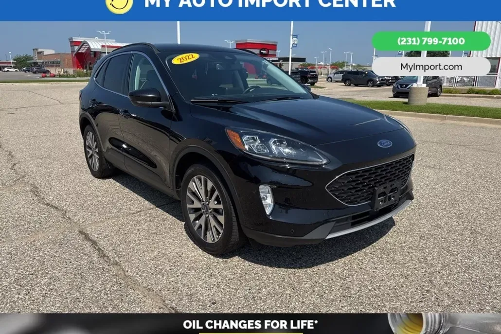 2022 Ford Escape Titanium Hybrid photo 1