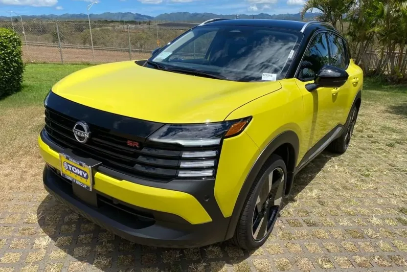 2025 Nissan Kicks SR photo 1