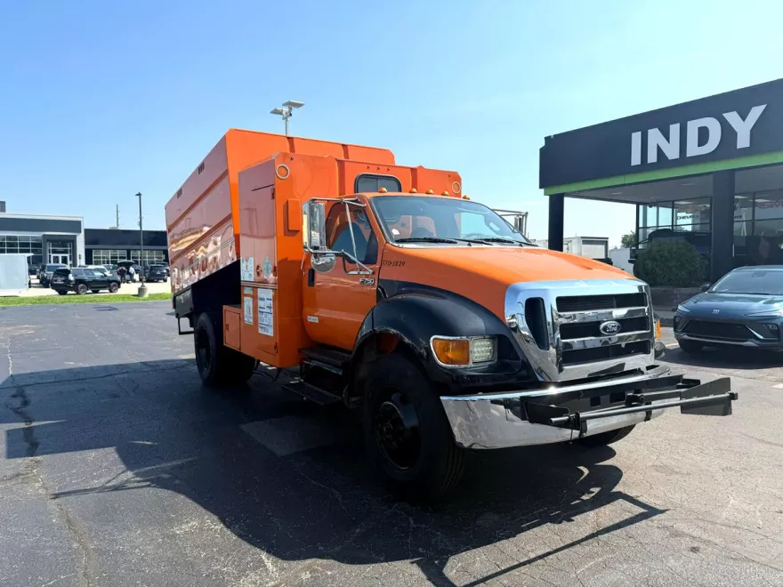 2015 Ford F-750 XL photo 1