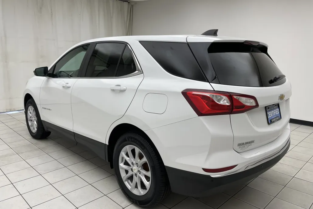 2021 Chevrolet Equinox LT photo 1
