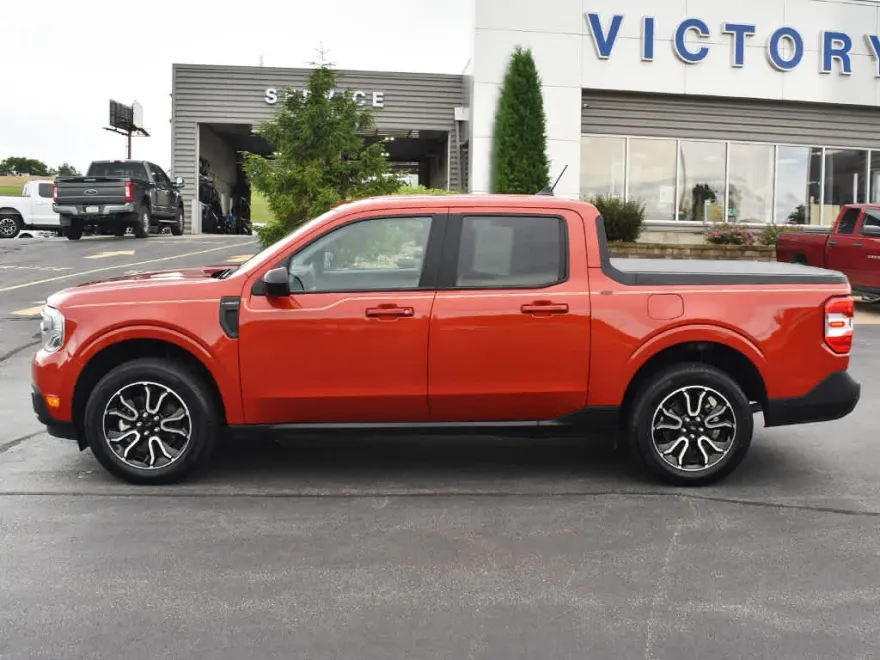 2024 Ford Maverick Lariat photo 1