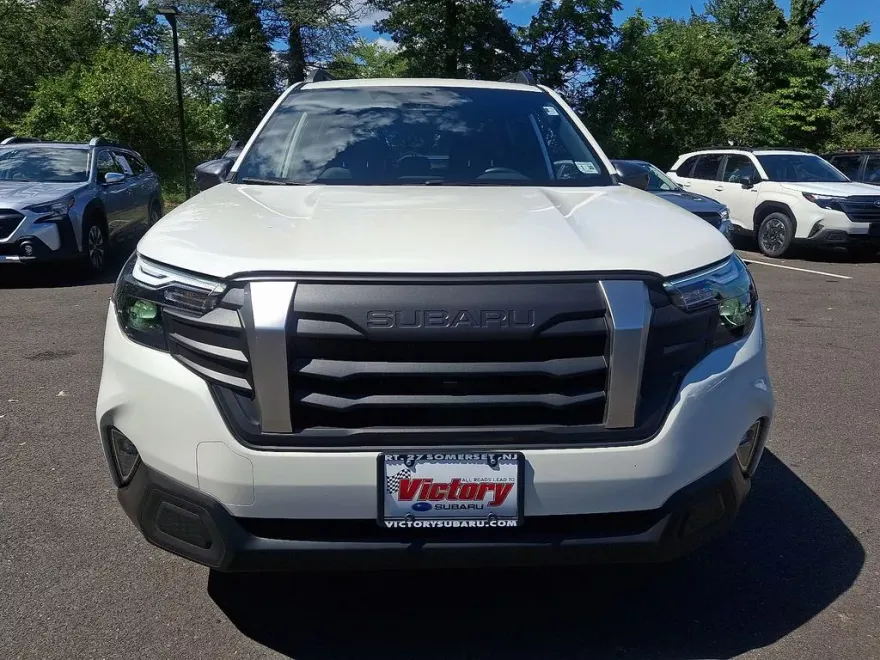 2025 Subaru Forester Premium photo 1