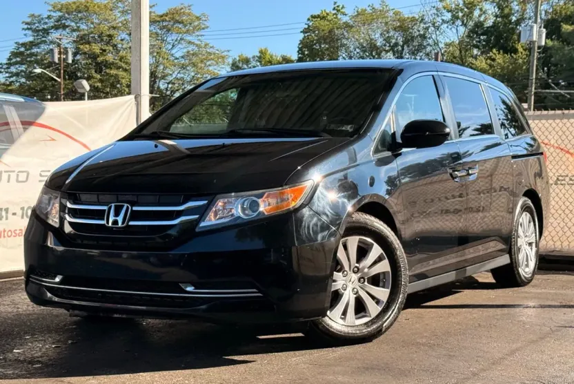 2015 Honda Odyssey EX photo 1