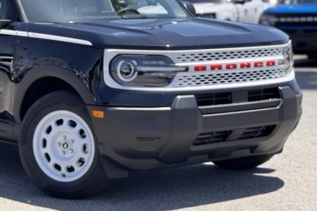 2025 Ford Bronco Sport Heritage photo 1