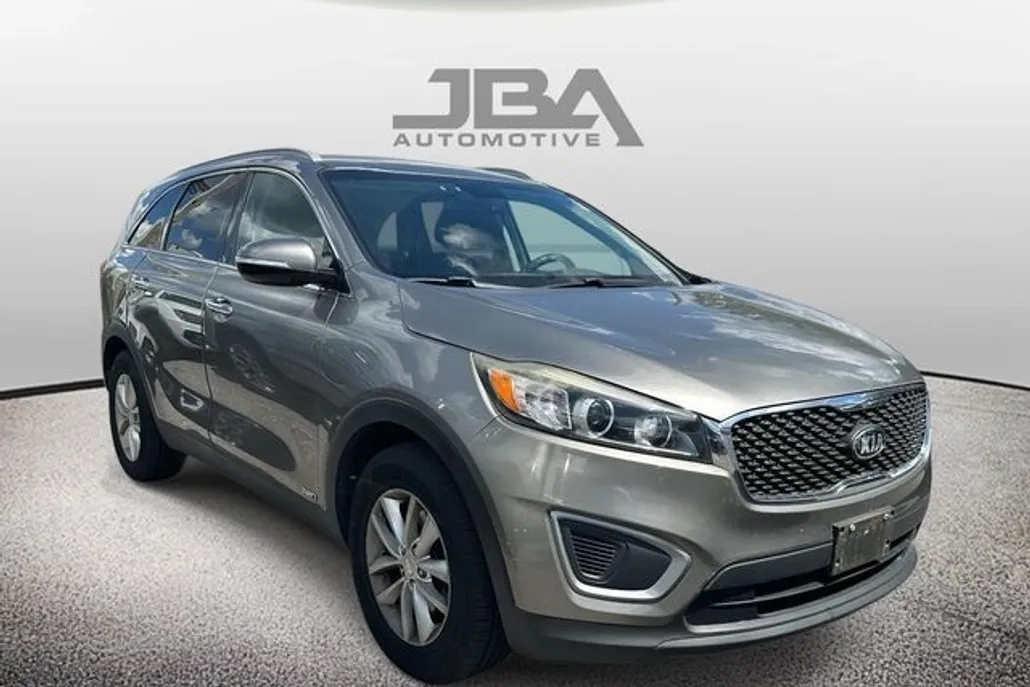 2016 Kia Sorento LX photo 1