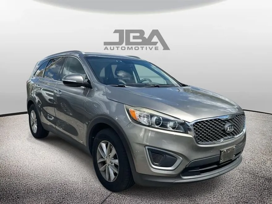 2016 Kia Sorento LX photo 1