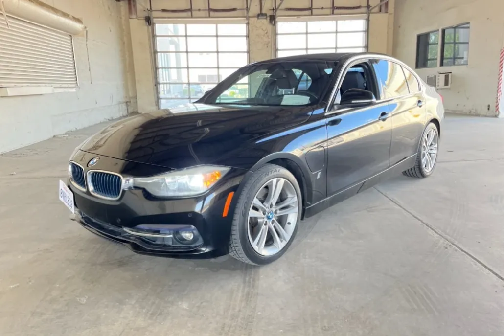 2017 Bmw 330e 3-Series photo 1